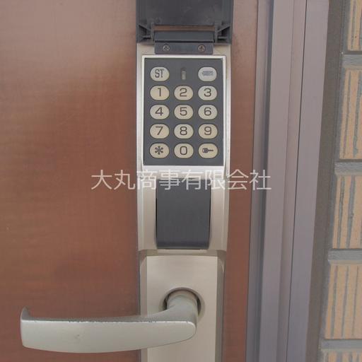 番号自由設定のテンキーロック 株式会社アルファ社製の暗証番号式玄関錠、EDロック