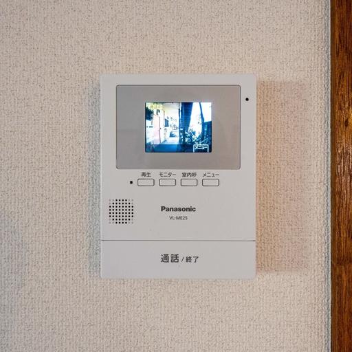 室内のモニター付インターホン 録画機能付きで安心