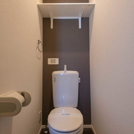 トイレ ストック品の保管に便利な上棚付