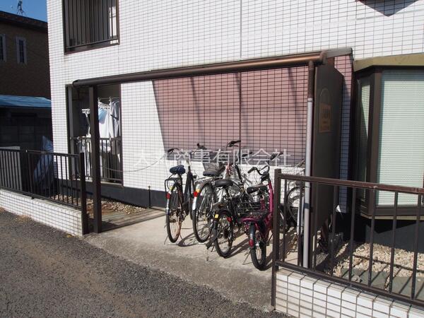 自転車置場 自転車置場には屋根があります