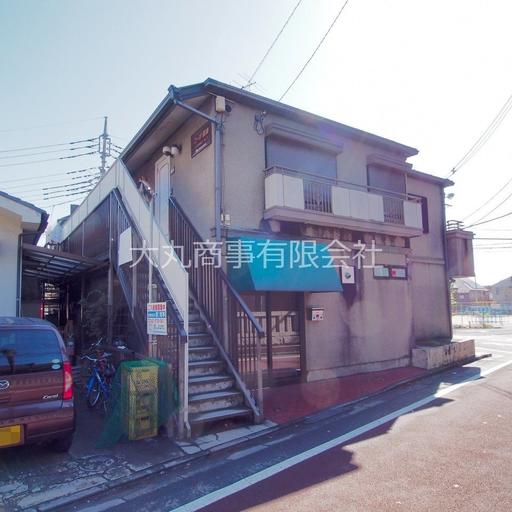 コーポ福来 外観2 比較的静かな生活道路に面する