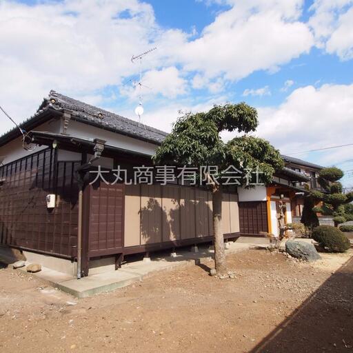 「柴崎山居」は純和風の建物 しっかりと手入れがされた外装