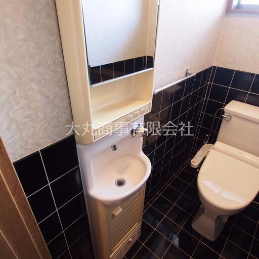 トイレの手洗い 鏡付き手洗い