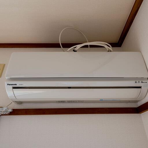 和室のエアコン(Panasonic製) 品番:CS-282CF-W、2012年製