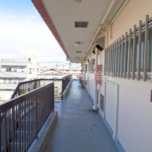 共用廊下 手入れの行き届いた共用部