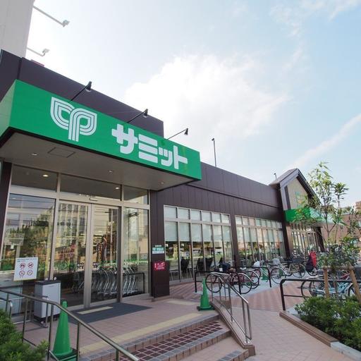 スーパーの「サミットストア羽衣いちょう通り店」 第二寿マンションから「約700m」