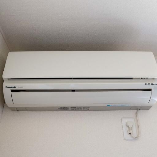 北側洋室のエアコン(Panasonic製) 品番:CS-222CF-W(2012年製)