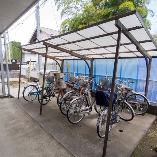 自転車置場 屋根付きの自転車置場