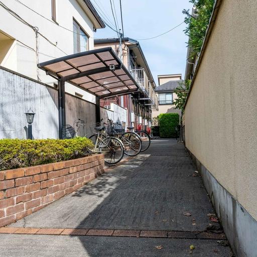 アプローチ 敷地入口から建物までのアプローチ
