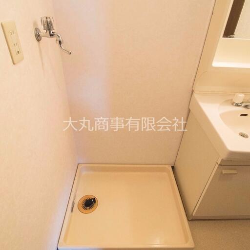 室内洗濯機置場 洗面台横の室内洗濯機置場
