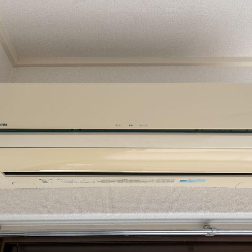 エアコン(東芝製) 形名:RAS-281UD(W)、2010年製