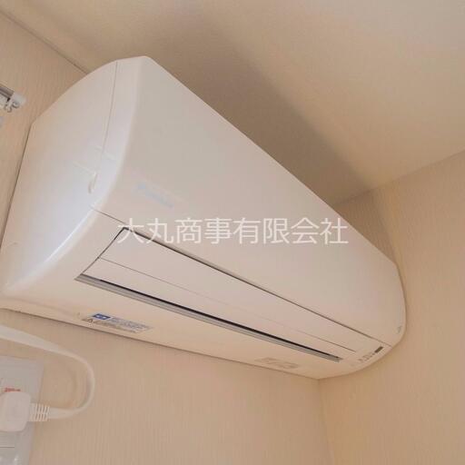 200Vのエアコン(リビングに設置) ダイキン(2013年)製、製品型番:F40NTEP-W