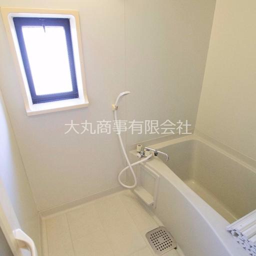 バスルーム 窓があり、換気がし易いバスルーム