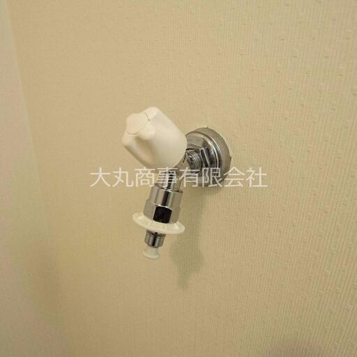 ワンタッチ式の洗濯水栓 洗濯ホースの取付けが簡単な緊急止水弁付洗濯水栓