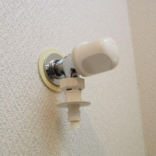 ワンタッチ式洗濯水栓 洗濯ホースの取付けがワンタッチ