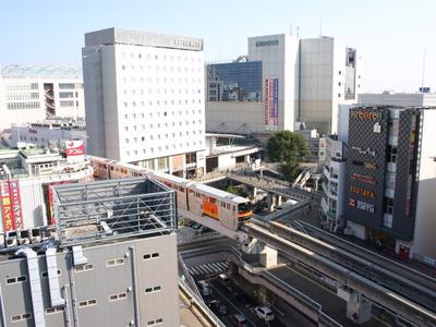 JR中央線内では屈指の乗客数を誇る多摩のターミナル駅