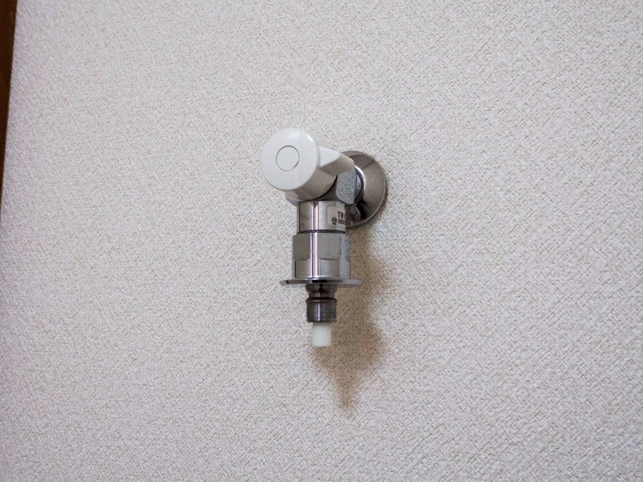 洗濯ホースの取付けが簡単な緊急止水弁付水栓