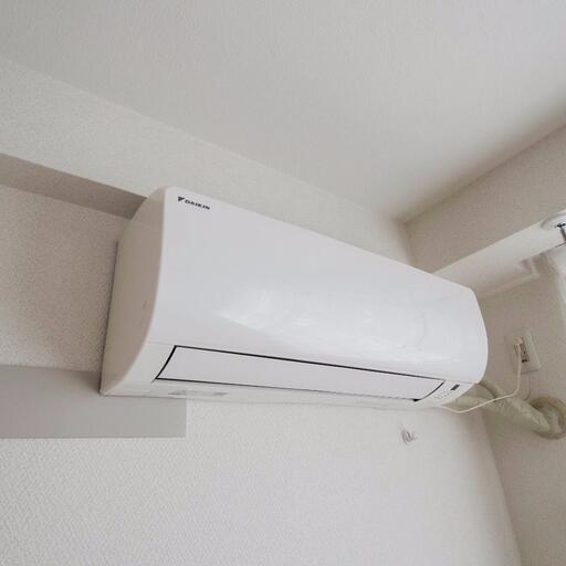 居室内のエアコン ダイキン製のエアコン