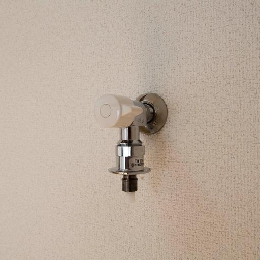 ワンタッチ式洗濯水栓 洗濯ホースのつなぎ込みがラクなワンタッチ式水栓