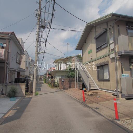 ボナール前面道路 周辺は落ち着いた住宅街。