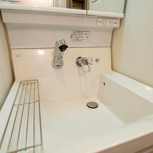 掃除がラクな洗面台 汚れがちな水栓立ち上がりが無いので、清潔に保てます