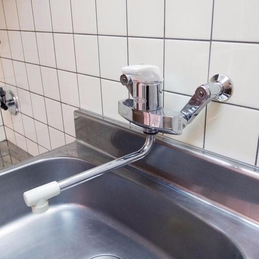 ワンレバー式キッチン水栓 湯温や水量の調節が簡単なワンレバー式水栓